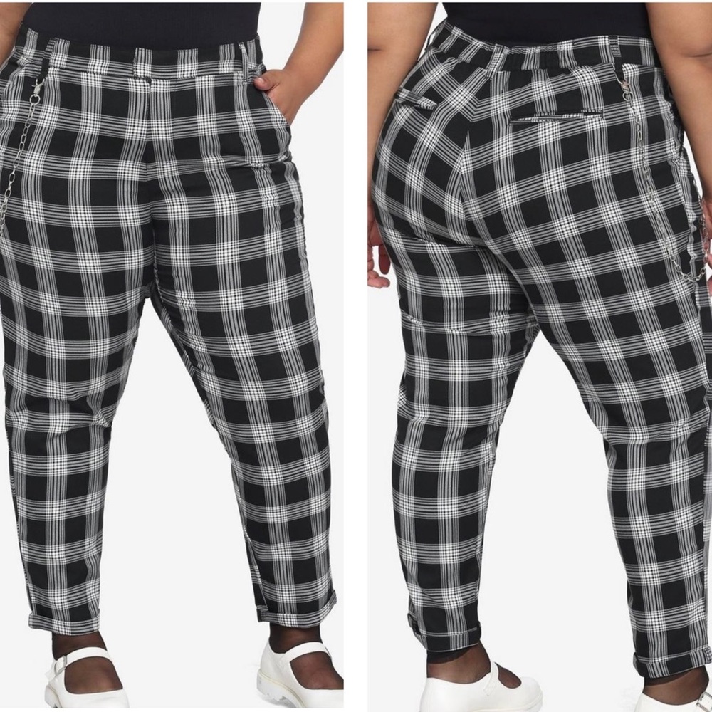 Hot Topic black & white plaid trousers size 5X